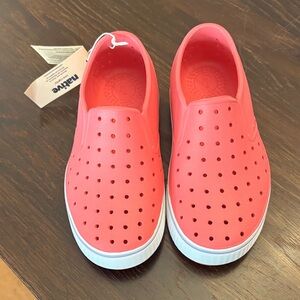 Native Kids Miles Slip-On in Coral Pink size 11 NEW with tags